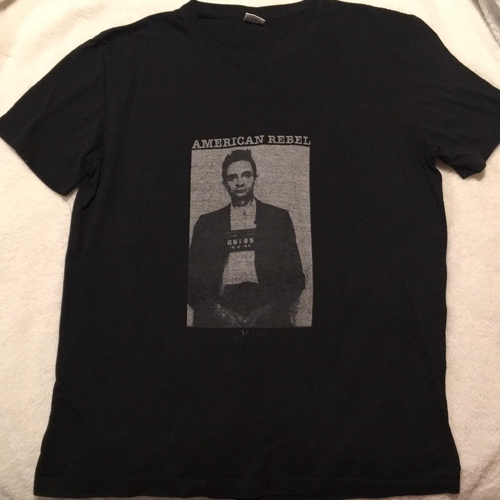 Vintage Johnny Cash American Rebel Black Large